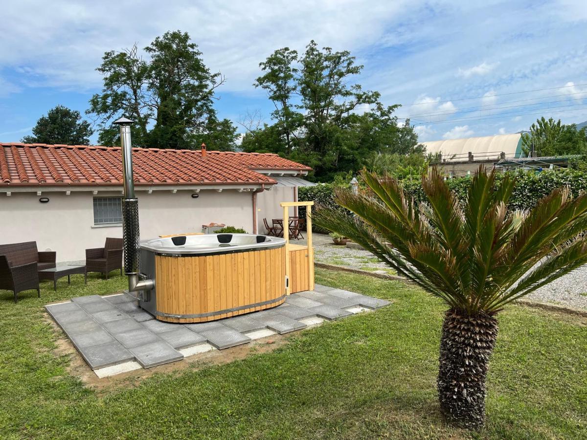 La Camelia Villa Massa e Cozzile Bagian luar foto