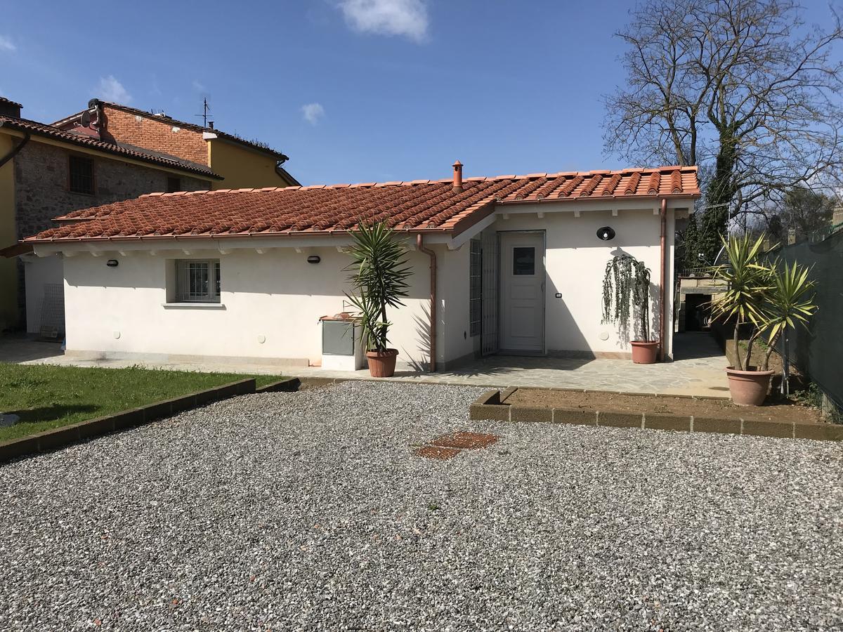 La Camelia Villa Massa e Cozzile Bagian luar foto