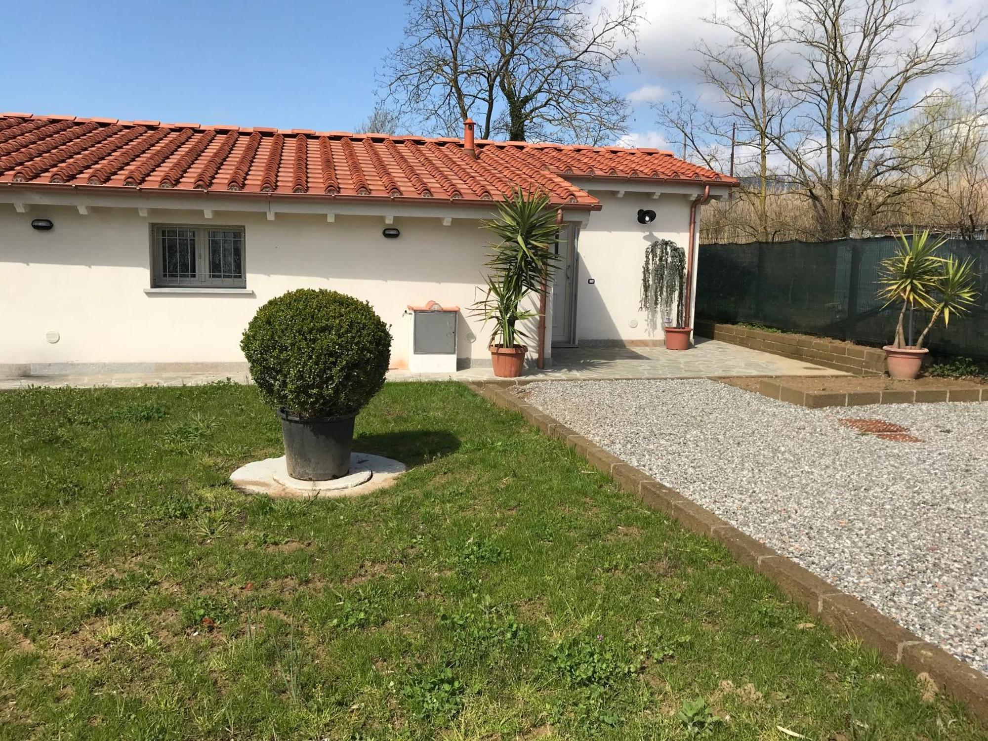 La Camelia Villa Massa e Cozzile Bagian luar foto